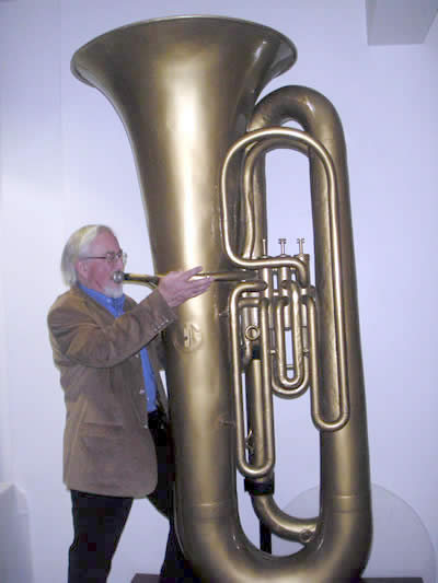 Tuba gigante